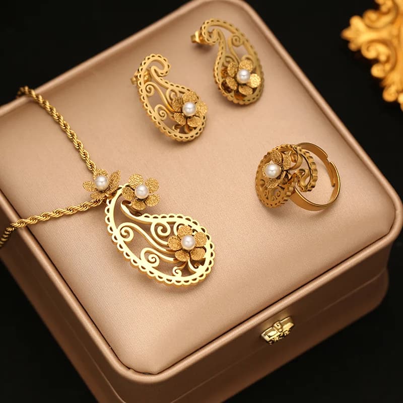 Vintage druppelvormige parelketting, oorbellen en ring set