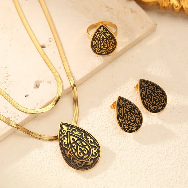 Vintage druppelvormige parelketting, oorbellen en ring set