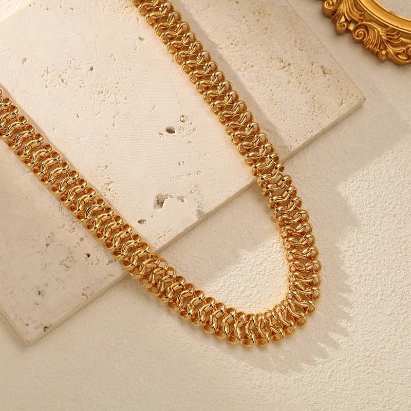 Getextureerde 18K PVD-vergulde statement collier