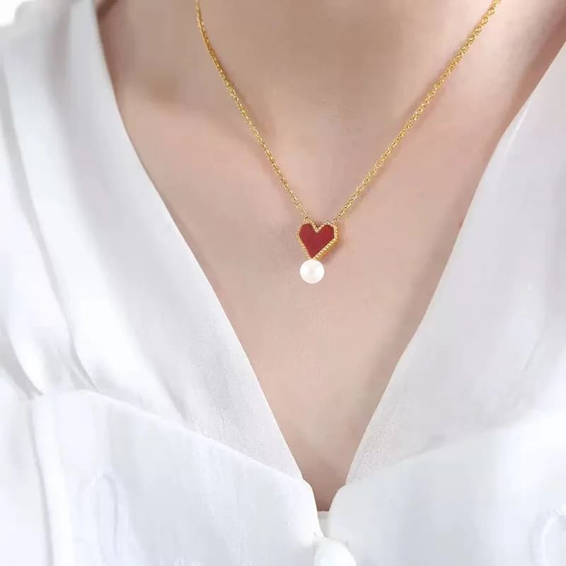 Hart en parel ketting- en oorbellenset