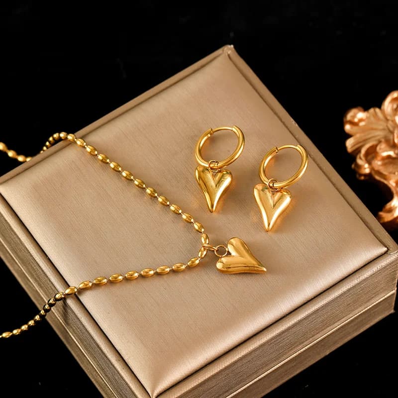 Hart en parel ketting- en oorbellenset