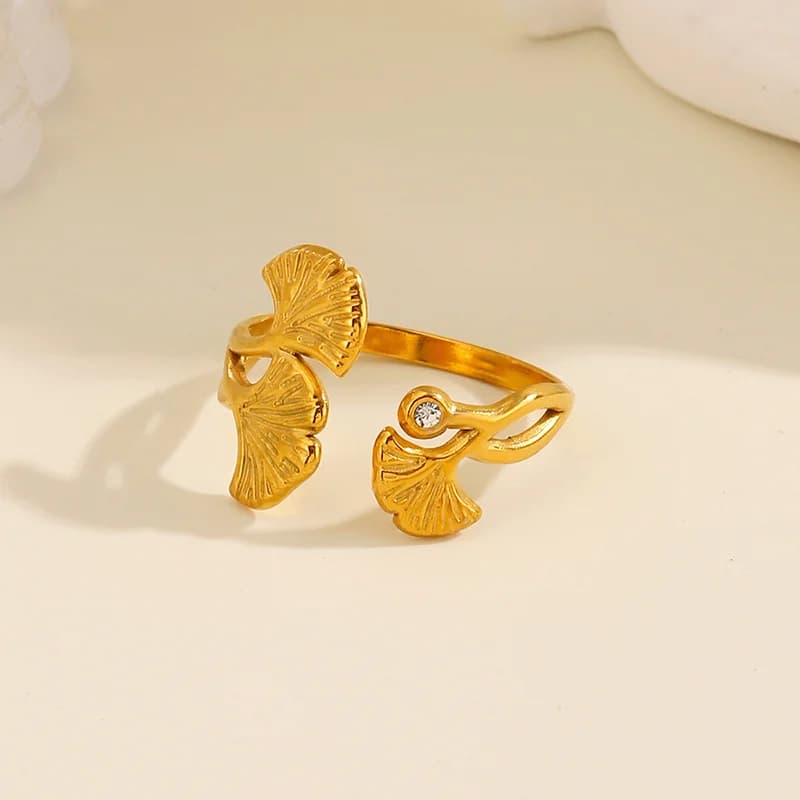Verstelbare ring met ginkgoblad en zirkonia, roestvrij staal