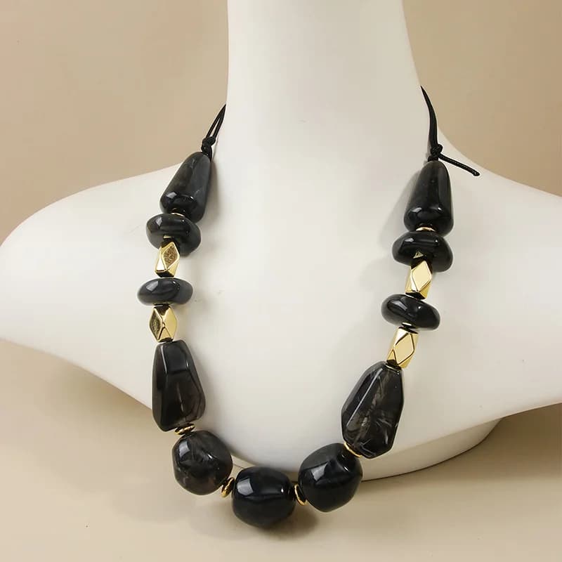 Zwarte hars bohemian choker ketting