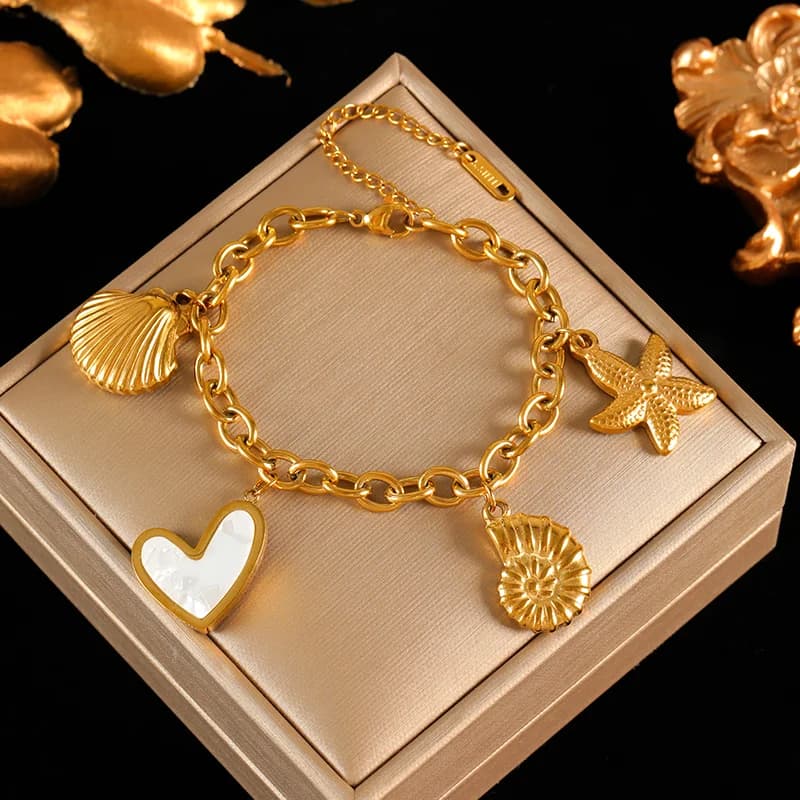Goudkleurige Ronde Portret Armband