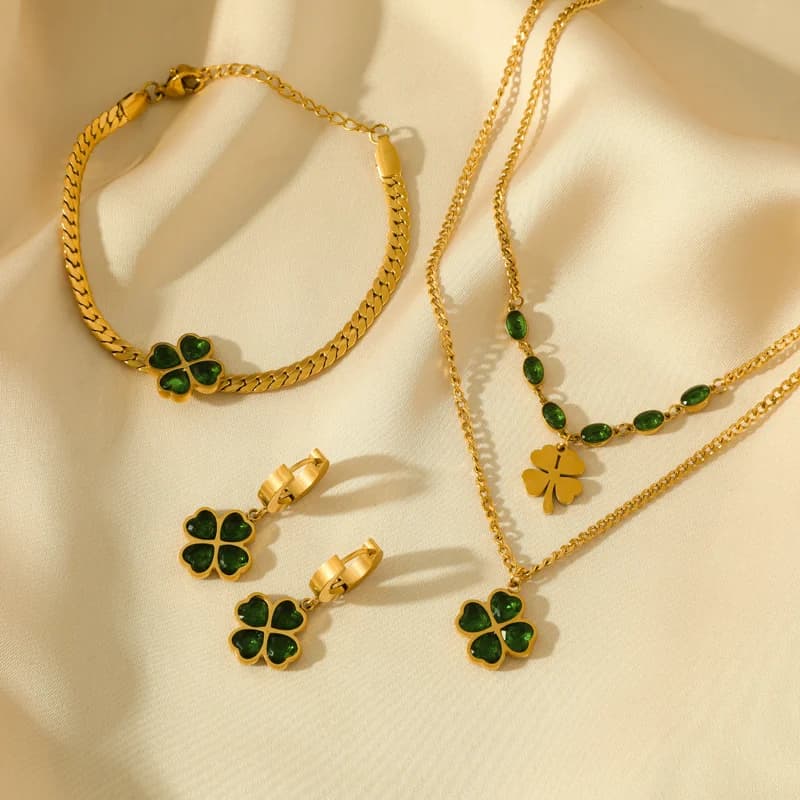 Groene klaver zirkoon set: ketting, armband en oorbellen