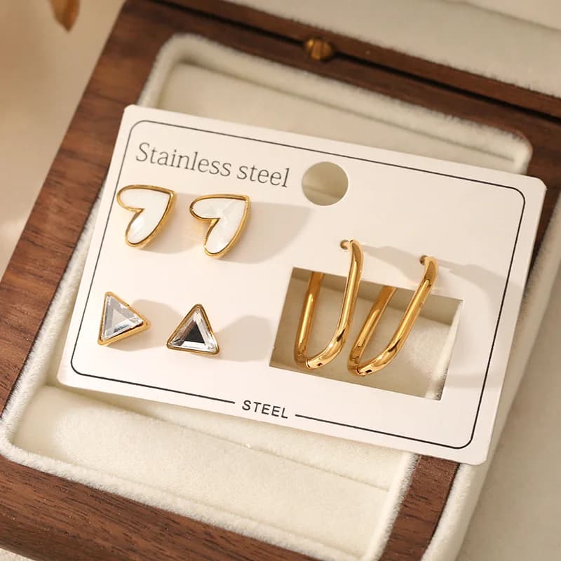 Set van 3 paar driehoekige hartvormige oorring- en knopoorbellen